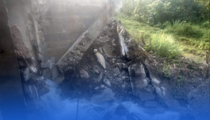Jalan Rp49 Miliar di Maluku Hancur! Mahasiswa Geruduk Kejagung