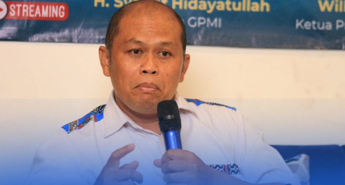 Fernando Emas (Direktur Rumah Politik Indonesia).