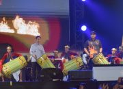 Menpora Dito Dampingi Wapres Gibran Tutup FORNAS VIII NTB 2025, Tabuh Gendang Baleq Jadi Simbol Penutupan