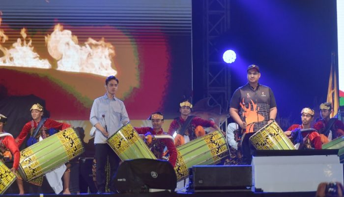 Menpora Dito Dampingi Wapres Gibran Tutup FORNAS VIII NTB