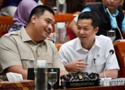 Menteri Pemuda dan Olahraga Republik Indonesia (Menpora RI) Dito Ariotedjo, didampingi Wamenpora RI Taufik Hidayat beserta jajaran pejabat Eselon I dan II serta Staf Khusus dan Tenaga Ahli Kemenpora RI, mengikuti Rapat Kerja (Raker) bersama Komisi X DPR RI di Ruang Sidang Komisi X DPR RI Gedung Nusantara 1 Senayan, Jakarta, Rabu (27/8).(foto:Gilang/kemenpora.go.id)