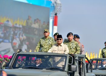 Wakil Menteri Pemuda dan Olahraga (Wamenpora) RI Taufik Hidayat menghadiri Upacara Gelar Pasukan Operasional dan Kehormatan Militer Tahun 2025 di Lapangan Udara (Lanud) Suparlan Pusdiklatpassus, Batujajar, Jawa Barat (Kabar), Minggu (10/8) pagi. (foto:Andre/kemenpora.go.id)