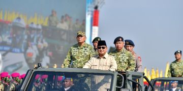 Wakil Menteri Pemuda dan Olahraga (Wamenpora) RI Taufik Hidayat menghadiri Upacara Gelar Pasukan Operasional dan Kehormatan Militer Tahun 2025 di Lapangan Udara (Lanud) Suparlan Pusdiklatpassus, Batujajar, Jawa Barat (Kabar), Minggu (10/8) pagi. (foto:Andre/kemenpora.go.id)