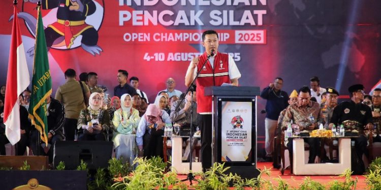Wakil Menteri Pemuda dan Olahraga (Wamenpora) RI Taufik Hidayat mewakili Menpora Dito Ariotedjo membuka