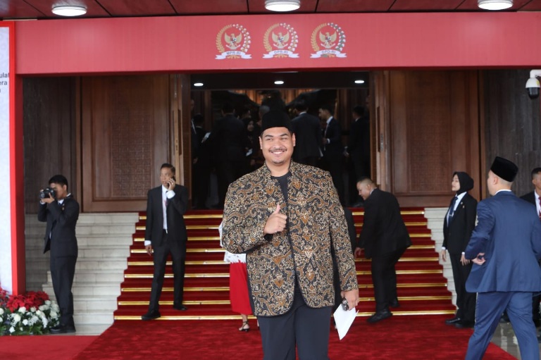 Menteri Pemuda dan Olahraga Republik Indonesia (Menpora RI) Dito Aritedjo hari Jumat (15/08) pagi menghadiri Sidang Tahunan MPR RI dan Sidang Bersama DPR RI dan DPD RI di Gedung Nusantara MPR/DPR RI, Jakarta. (foto:dokparlemen.id