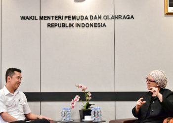 akil Menteri Pemuda dan Olahraga Republik Indonesia (Wamenpora RI) Taufik Hidayat menerima Ketua Umum Pengurus Besar Persatuan Senam Indonesia (PB Persani) Ita Yuliati di Kemenpora, Jakarta, Senin (11/8). (andre/kemenpora.go.id)