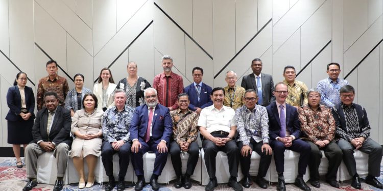 Menko Luhut Dorong Penguatan AIS Forum