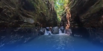 Menyegarkan Pikiran di Curug Putri Carita, Pandeglang