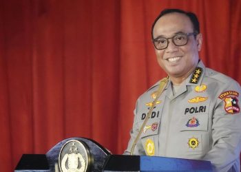 Komjen Dedi Prasetyo Diganjar Penghargaan FH UB