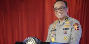 Komjen Dedi Prasetyo Diganjar Penghargaan FH UB