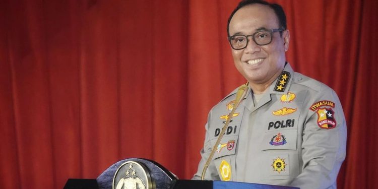 Komjen Dedi Prasetyo Diganjar Penghargaan FH UB