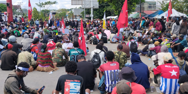 Puluhan Rakyat Papua Gelar Aksi di Sorong