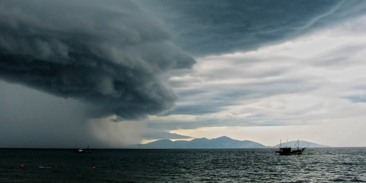 BMKG Peringatkan Cuaca Ekstrem di Maluku 8–14 Desember