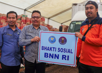 BNN Salurkan 2.000 Paket Sembako Untuk Korban Bencana Banjir Bandang