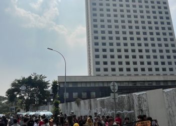 Mahasiswa dan Mahasiswa Desak Dirut PT PLN dan Dirut SDM PLN di Copot