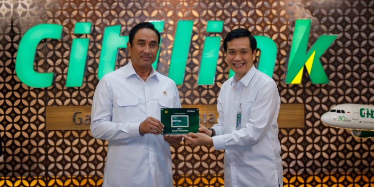 Badan Narkotika Nasional (BNN) melalui kolaborasi strategis bersama PT Citilink Indonesia. Kerja sama tersebut dikukuhkan melalui penandatanganan Nota Kesepahaman (MoU) antara Kepala BNN RI Suyudi Ario Seto dan Direktur Utama Citilink Darsito Hendrosaputro, pada Senin (2/3).