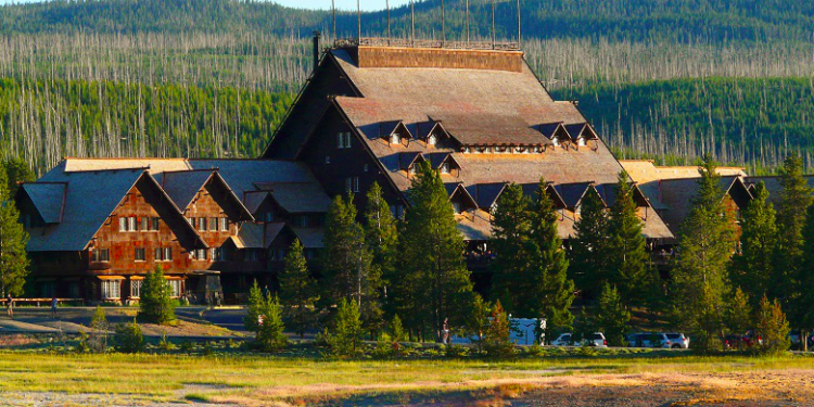 Yellowstone National Park Lodges